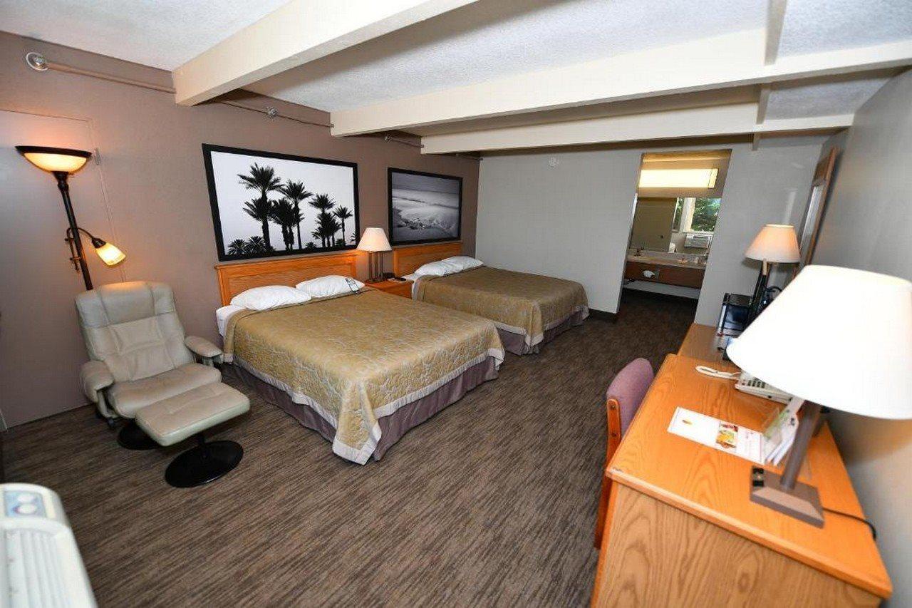 Costa Mesa Inn - Newport Beach Area Екстер'єр фото