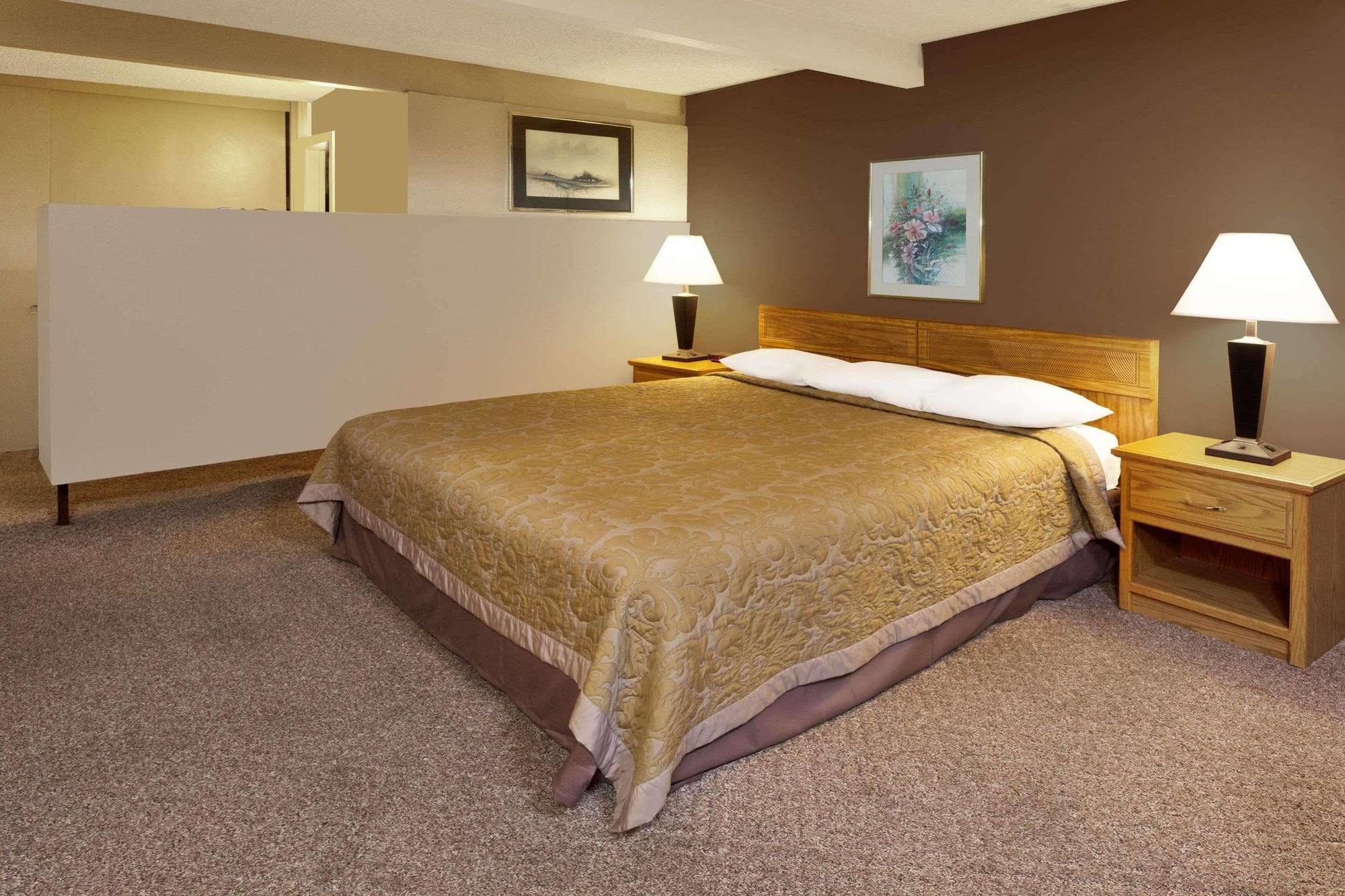 Costa Mesa Inn - Newport Beach Area Екстер'єр фото