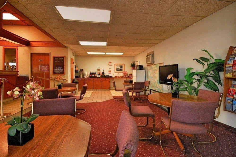 Costa Mesa Inn - Newport Beach Area Екстер'єр фото