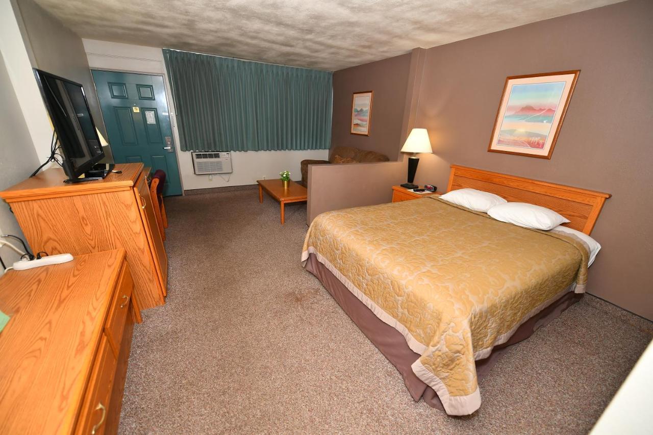 Costa Mesa Inn - Newport Beach Area Екстер'єр фото